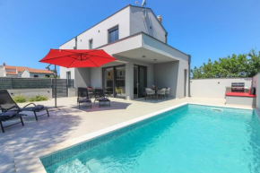 Villa Gabriel with pool near the beach